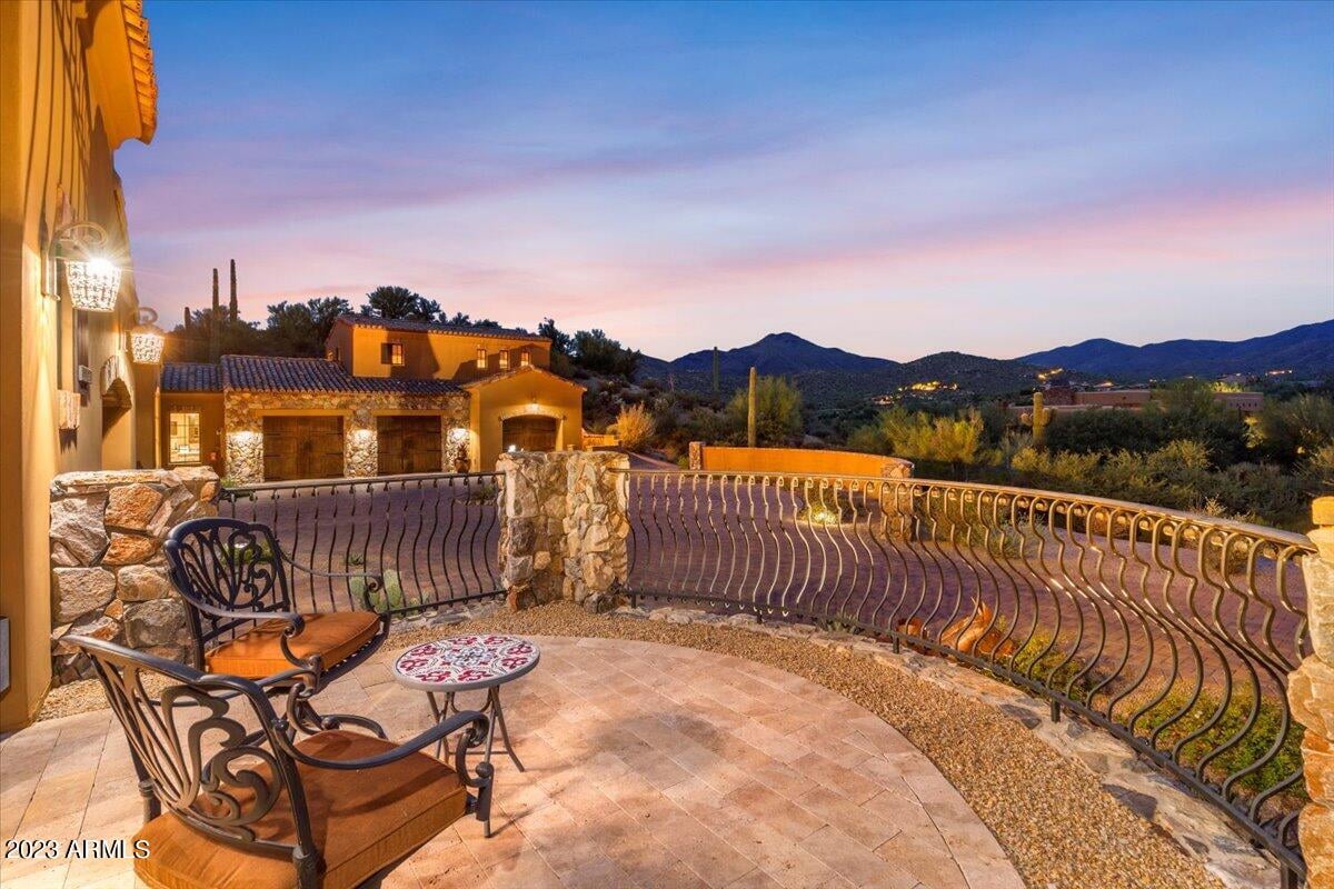 9514 E Madera Dr