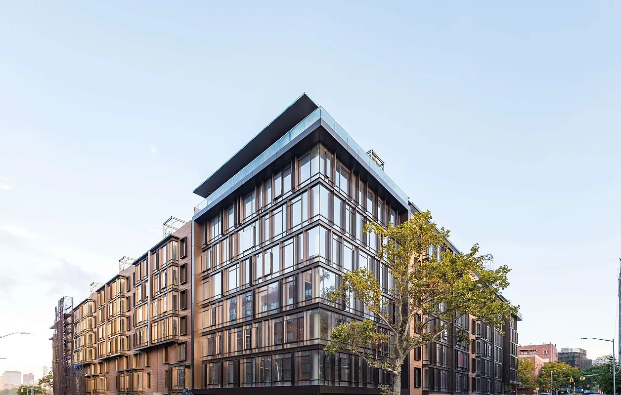 429 Kent Ave, #805