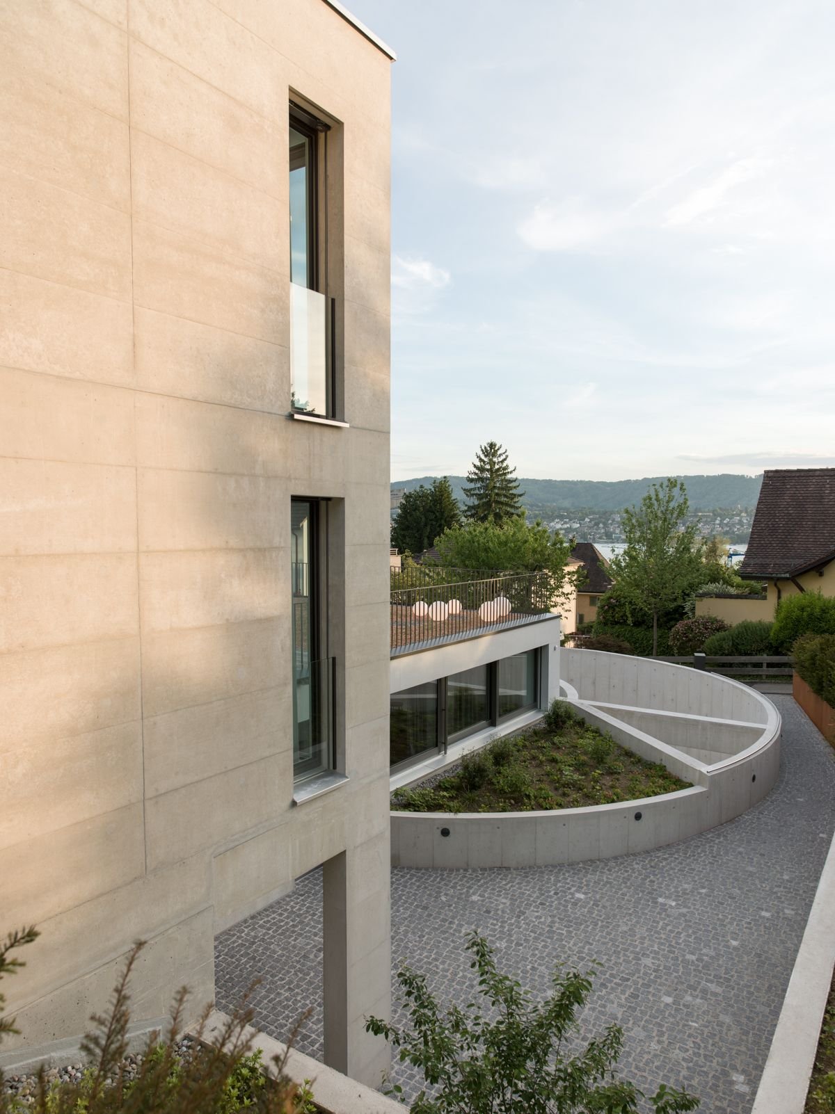 Luxury Living at Lake Zurich in Switzerland