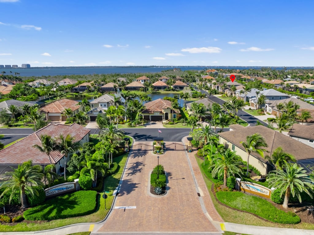 15929 Tropical Breeze DR