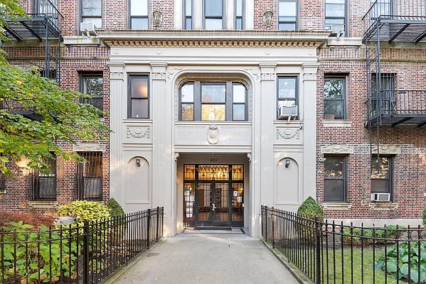 408 Saint Johns Place #6D