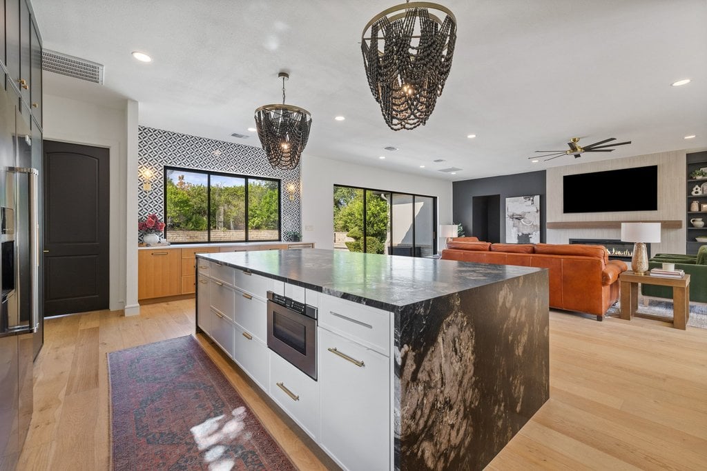 34 Autumn Oaks