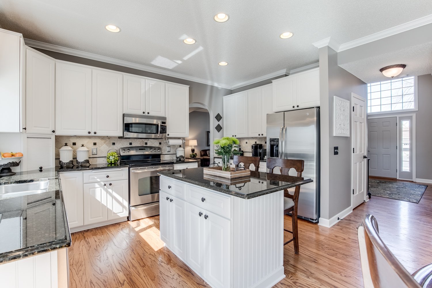 Beautiful 2-Story in Desirable OakParke Estates