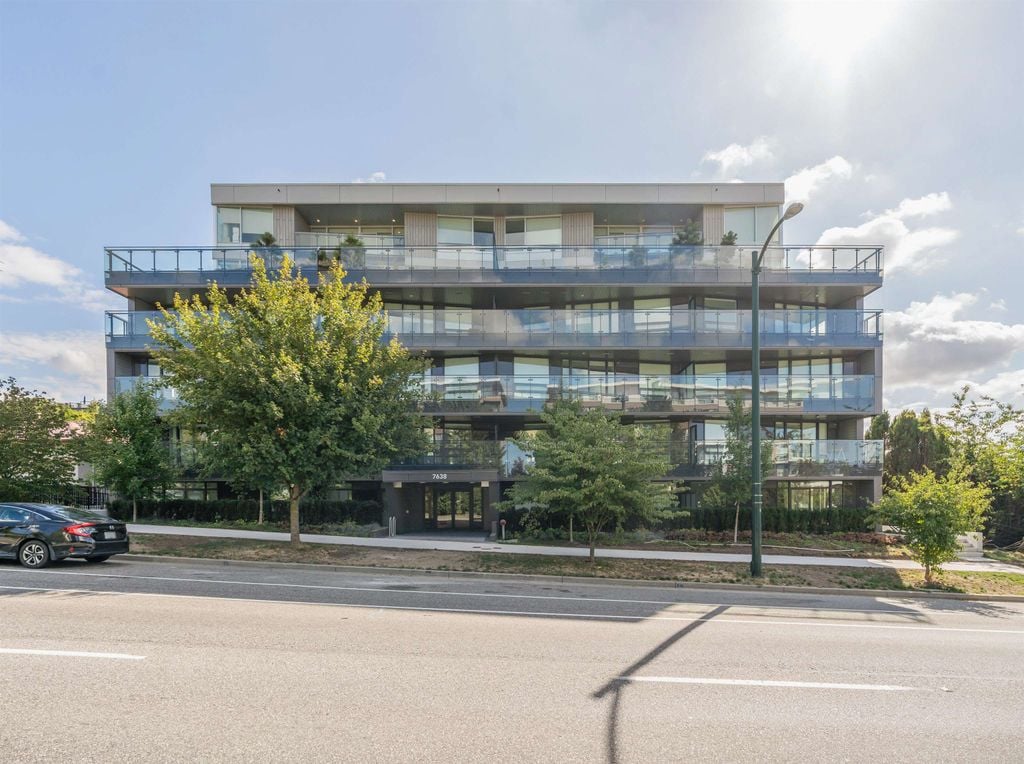 7638 Cambie St, #403