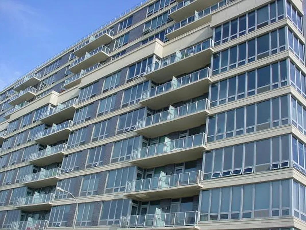 5-49 Borden Ave, #H4