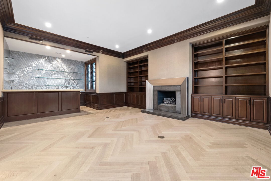 Ivory Arcadia, Martin Lane, 90210