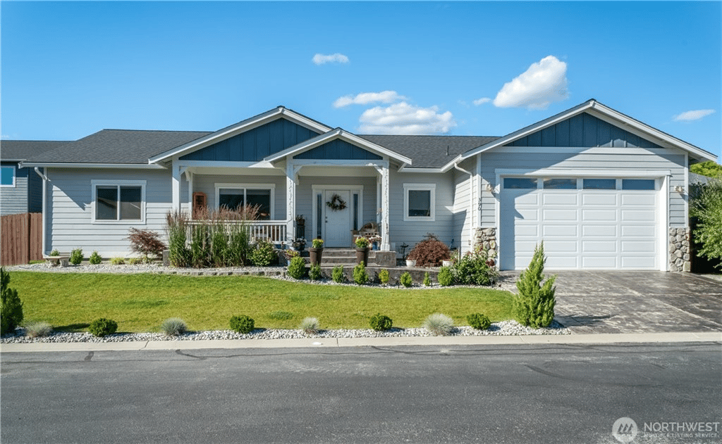 390 Ridgewood Dr