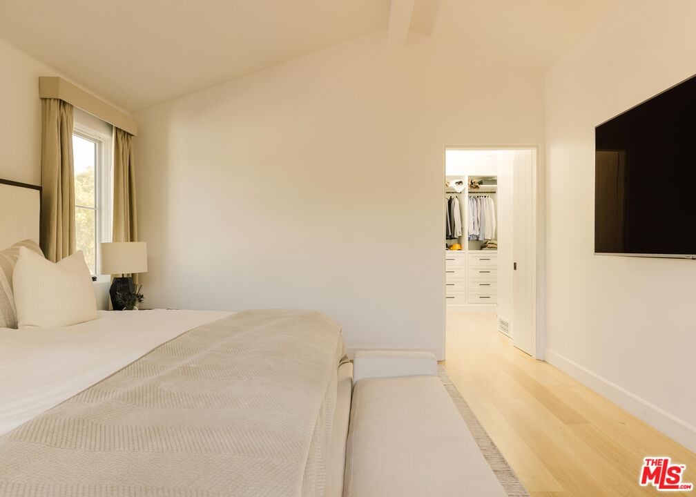 Solaris Pavilion, Westbourne Dr, 90048