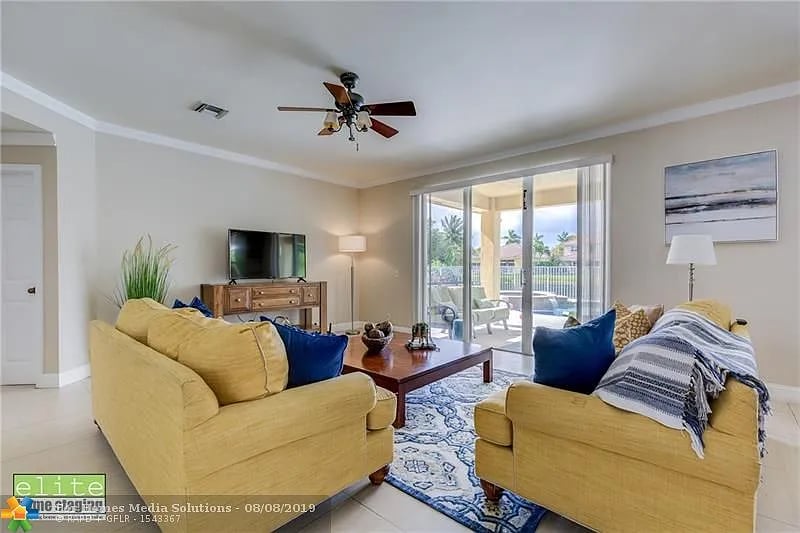 1612 Blue Jay Cir