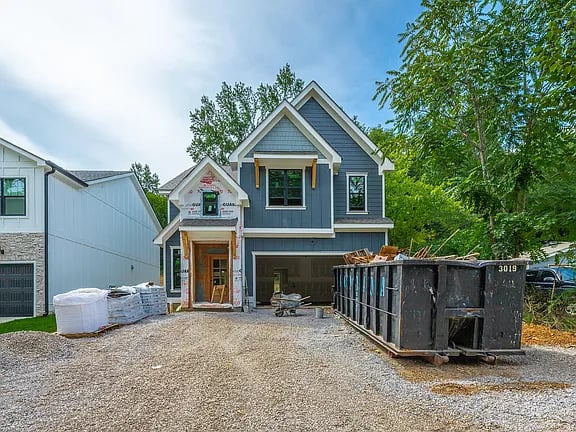 627 Lullwater Rd