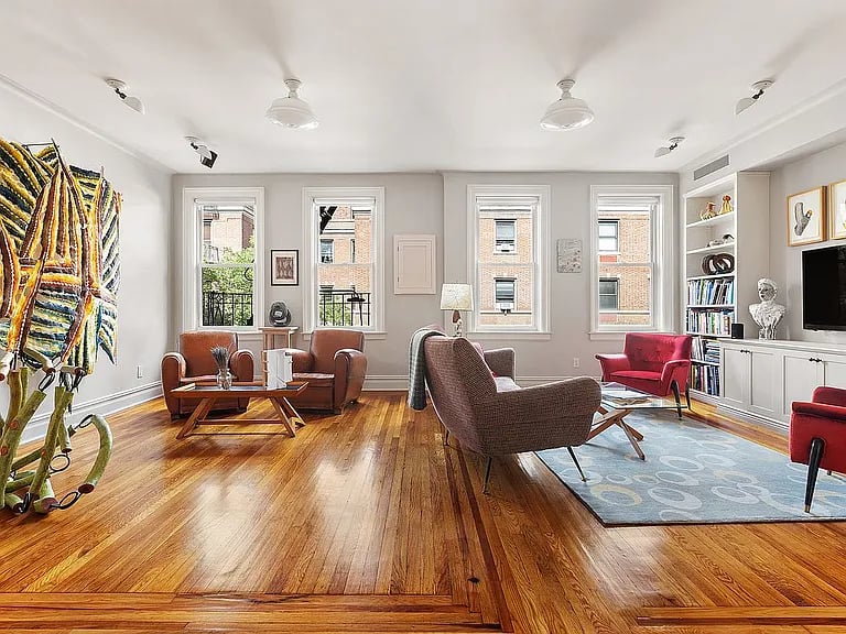 130 W 16th St APT 46