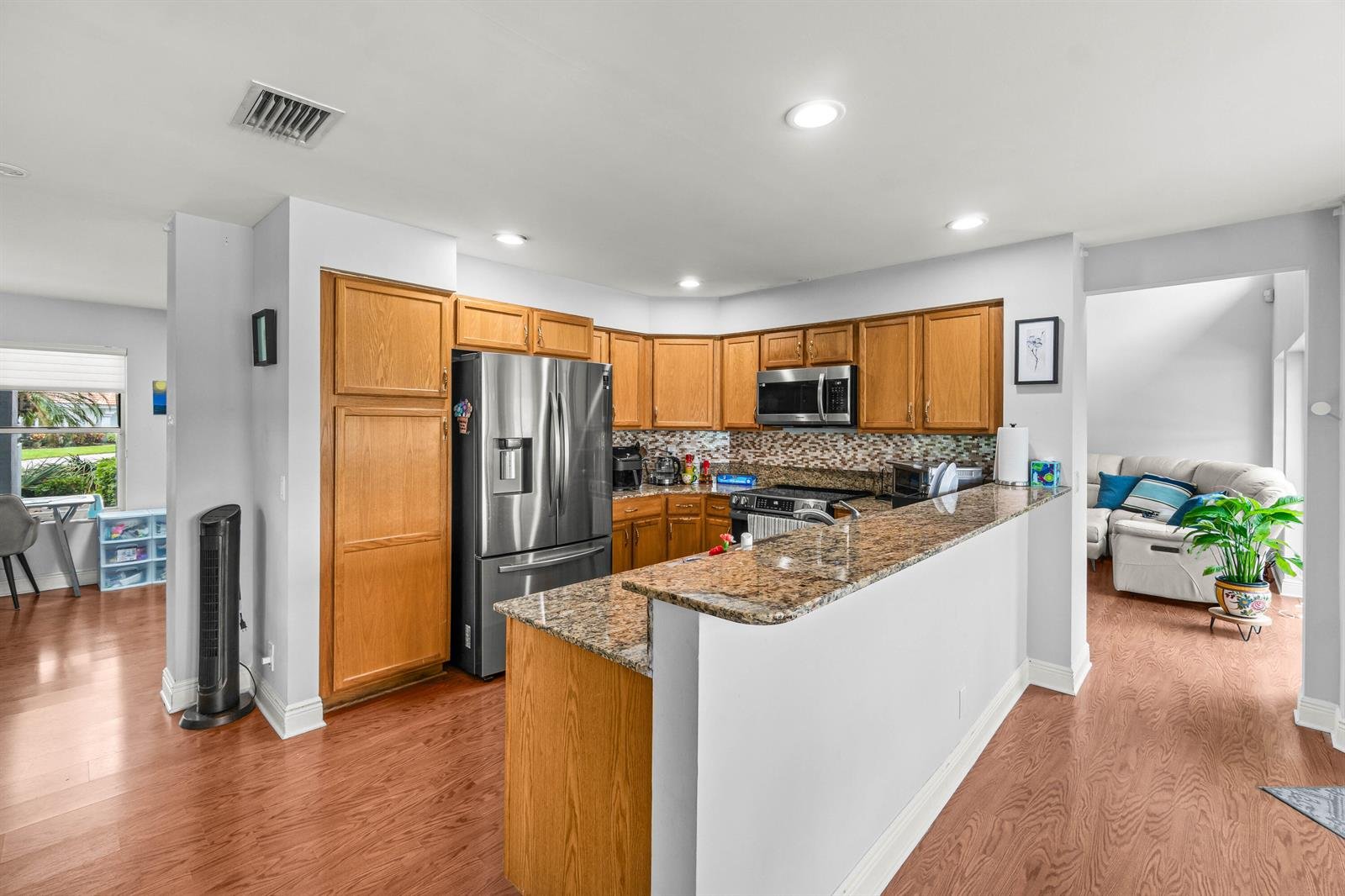 2011 NW 53rd St