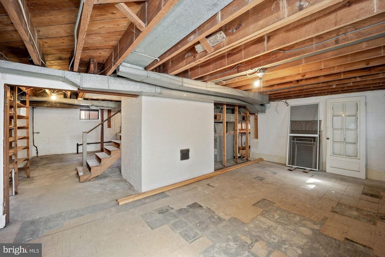 144 Archwood Ave