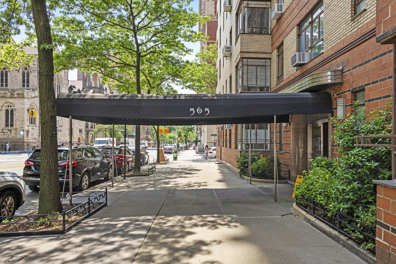 565 West End Avenue 19B