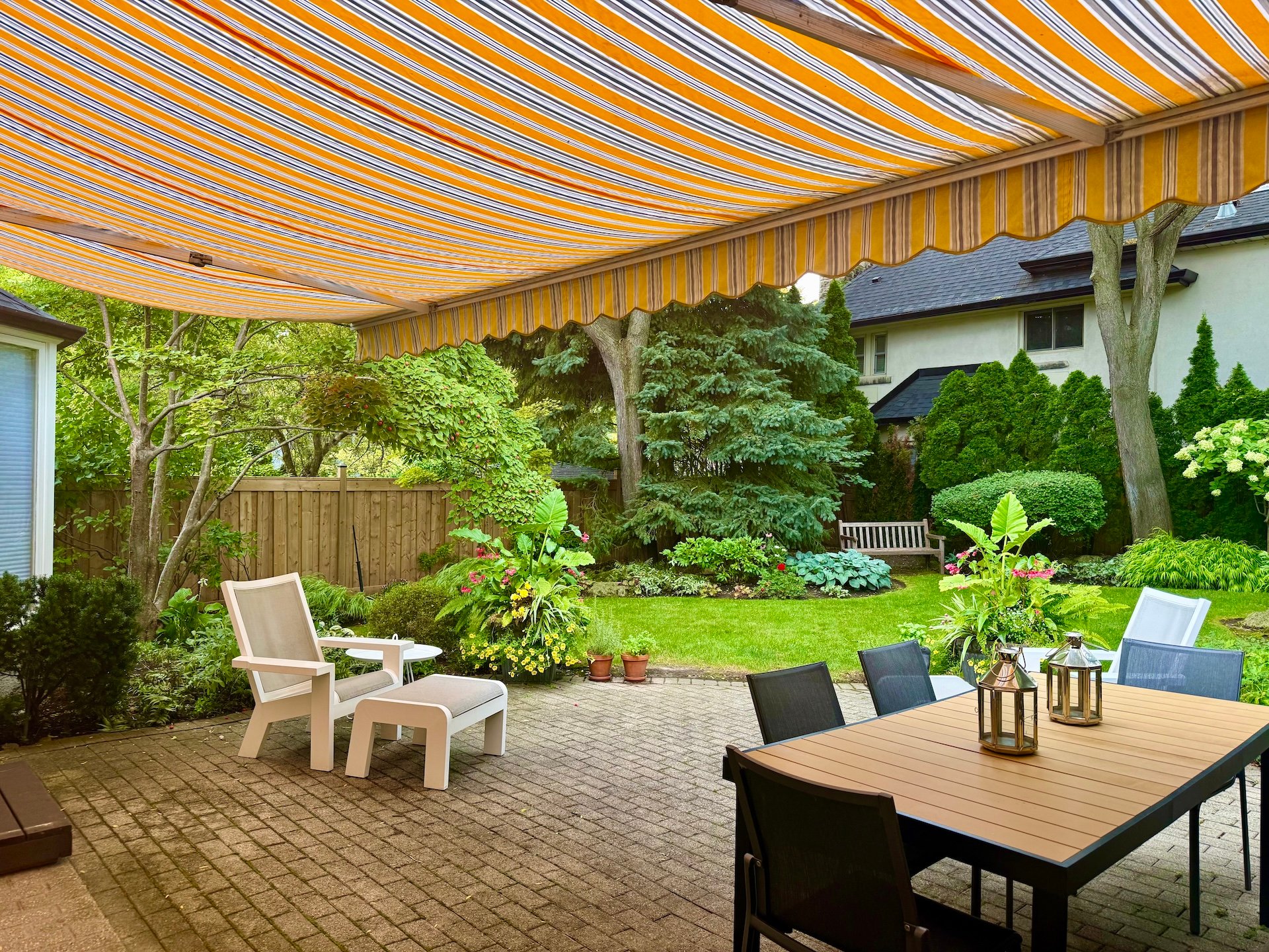 Moore Park 5 Bedroom on Lush Lot