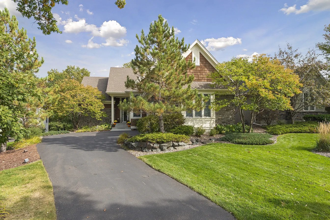 1460 Skyline Dr