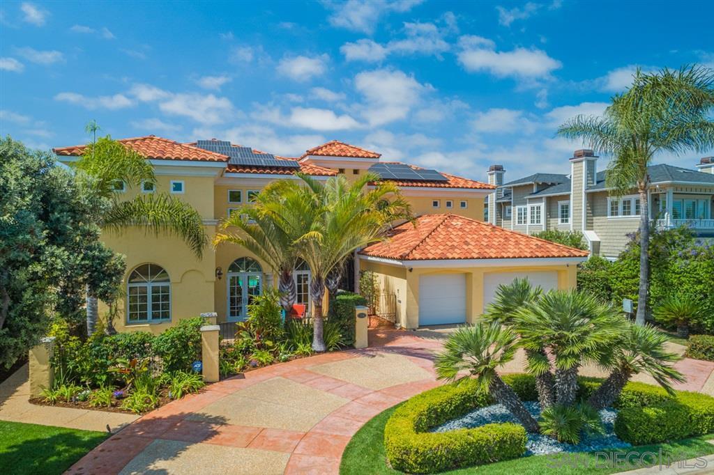 720 Country Club Ln