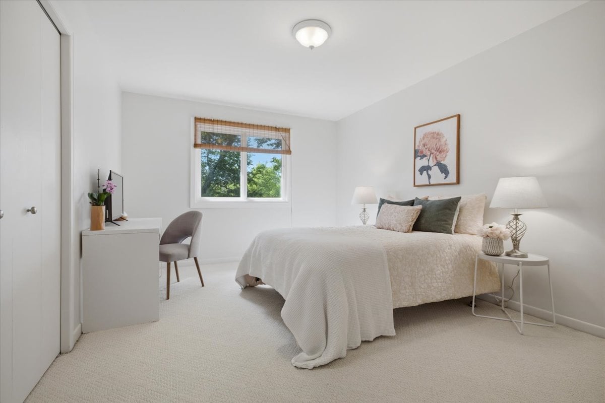 Rare Court Location on Oakville Golf Course