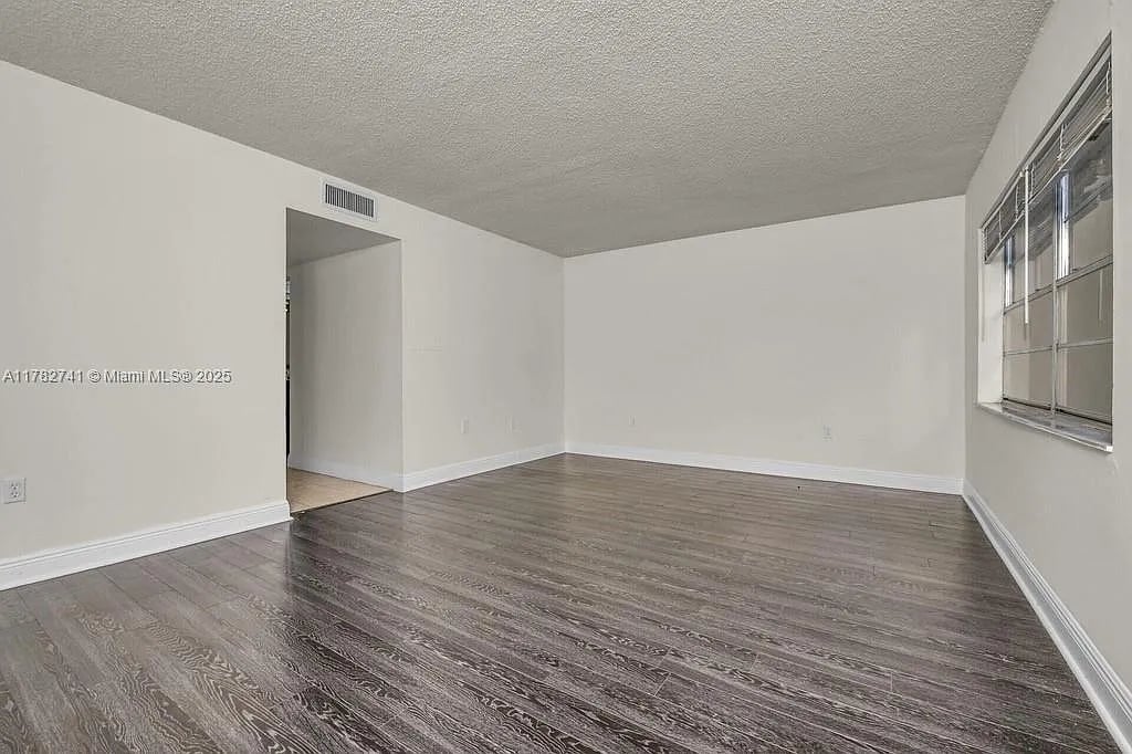 9050 NW 28th St Apt 114