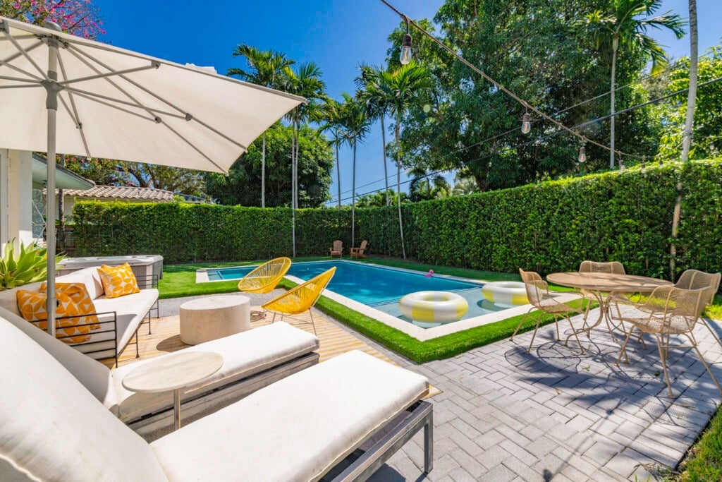 Miami Shores Stunner Lists by Daniel Falcon