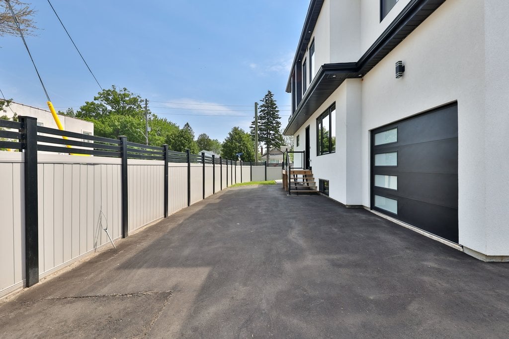 172 Royal York Rd
