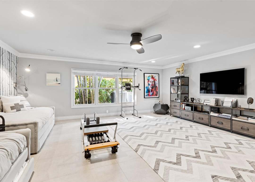 166 Royal Palm Dr