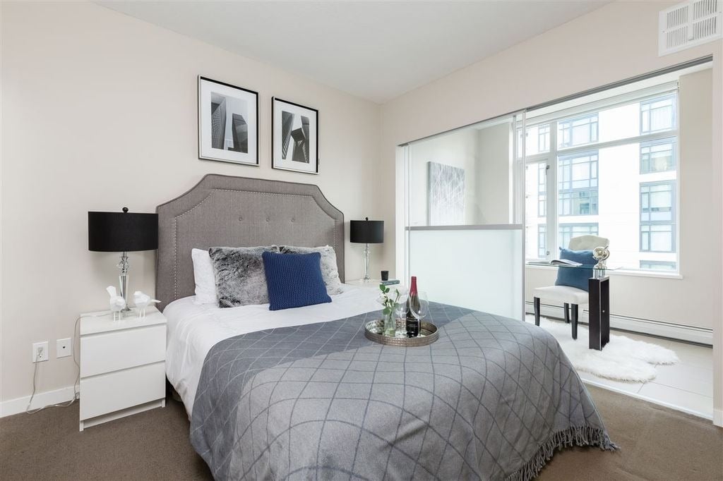 1708 Columbia St, #1101