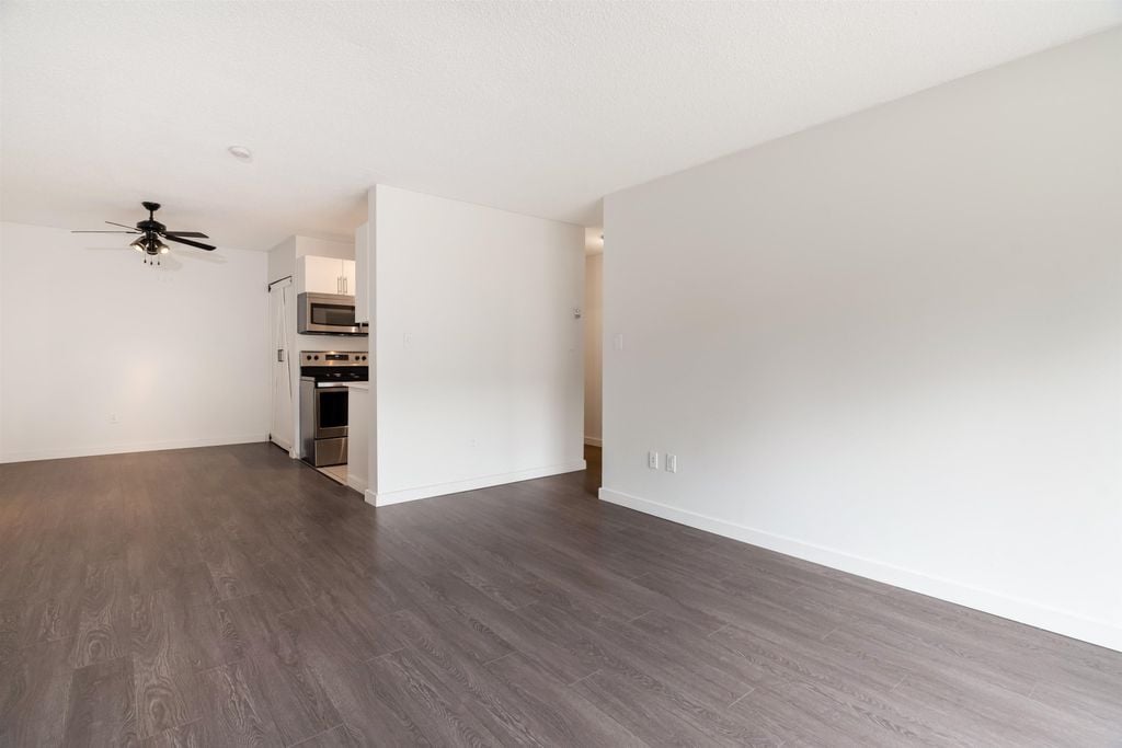 341 W 3rd St, #203