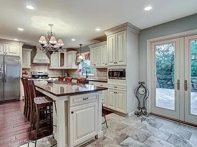 185 Hillyer Cir