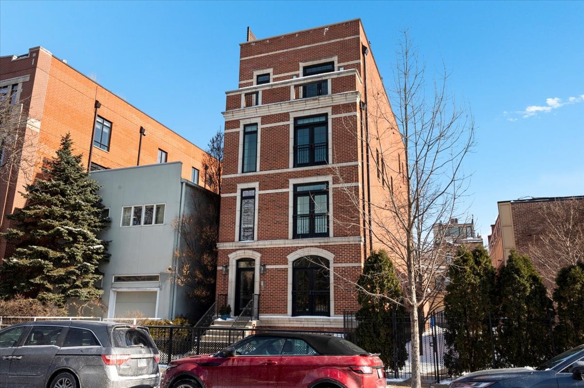 1821 N Larrabee Unit 2