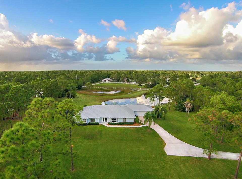 2404 SE Ranch Acres Cir