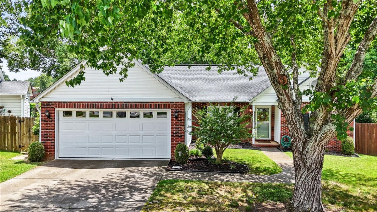 117 S Banyan Court. Taylors, SC 29687