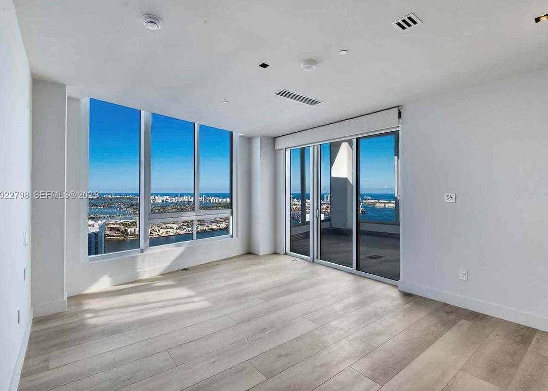 465 Brickell Ave #5701