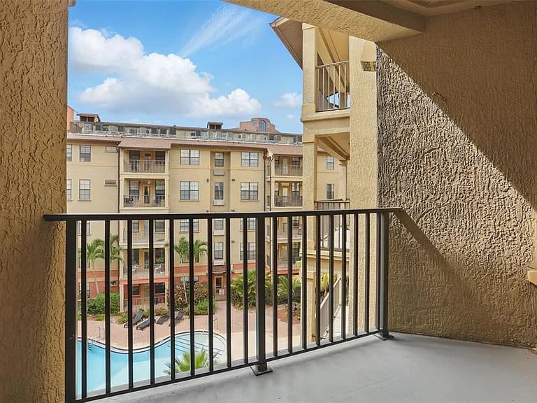 911 N ORANGE AVE #409