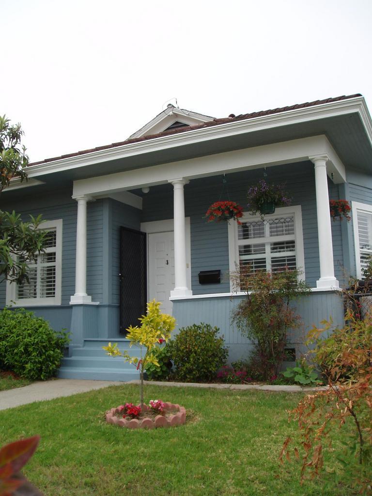 1302 Gutierrez St, #E