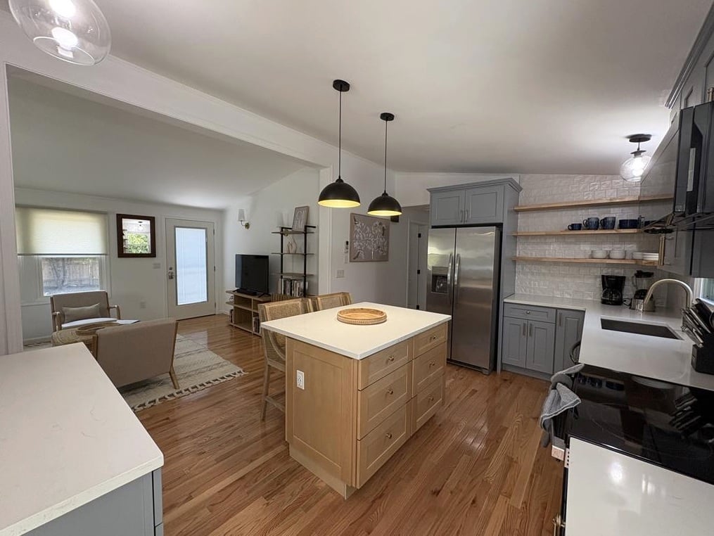 12 Bellevue Ave