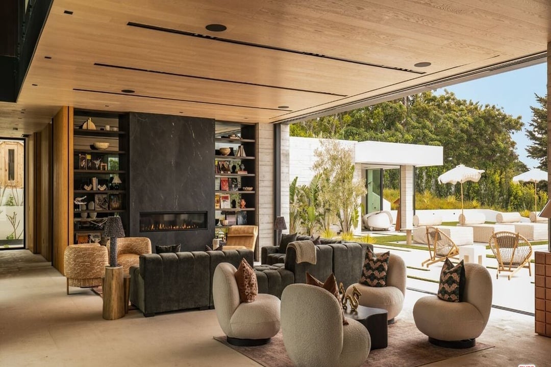 Skyreach Manor, Dume Dr, 90265