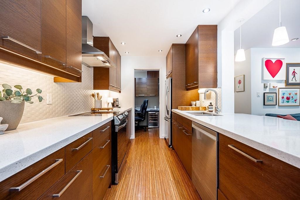 1775 W 11 Ave, #101