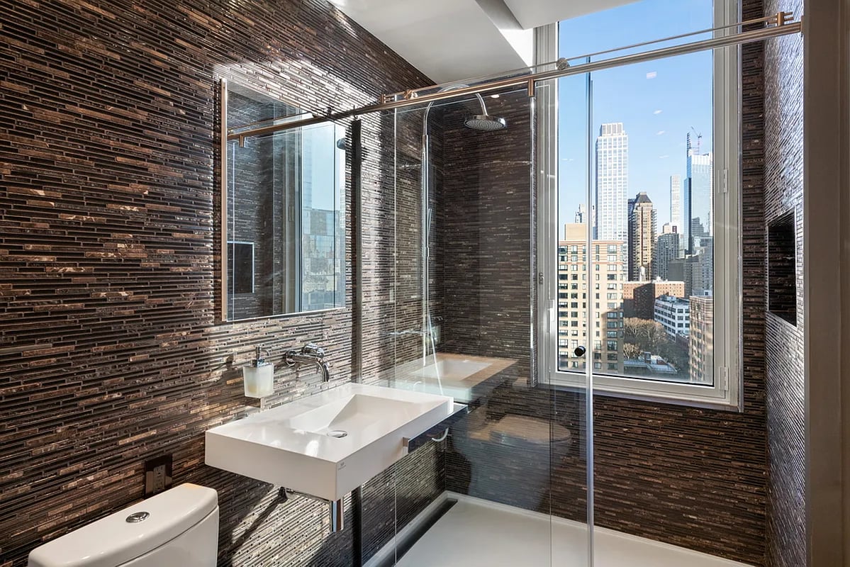 60 Riverside Blvd #2102