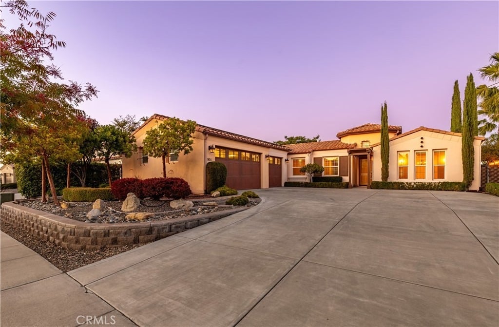 951 Vista Cerro Dr