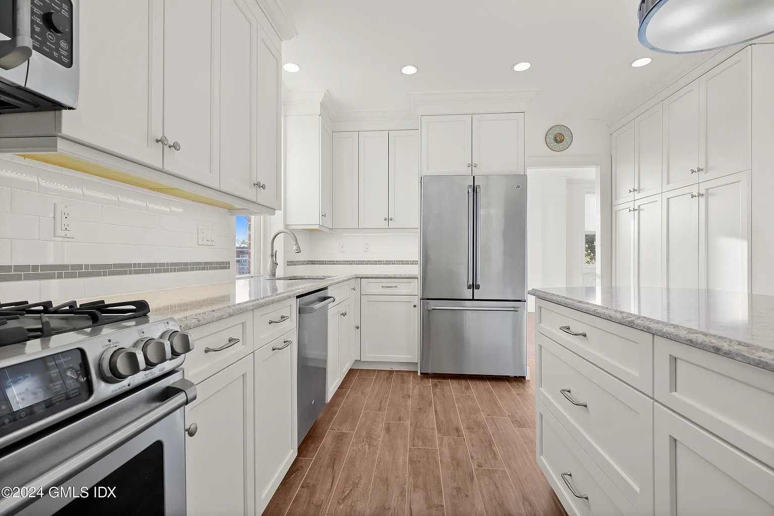 2 Putnam Hl APT 4G