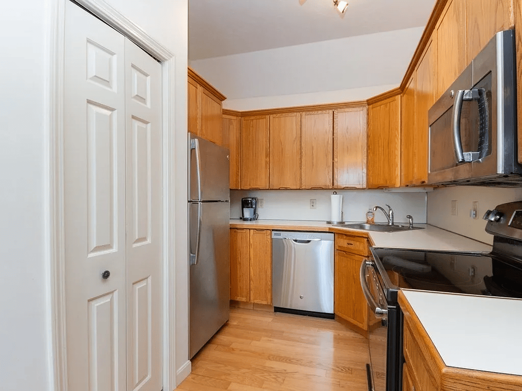 785 Washington St Apt 305