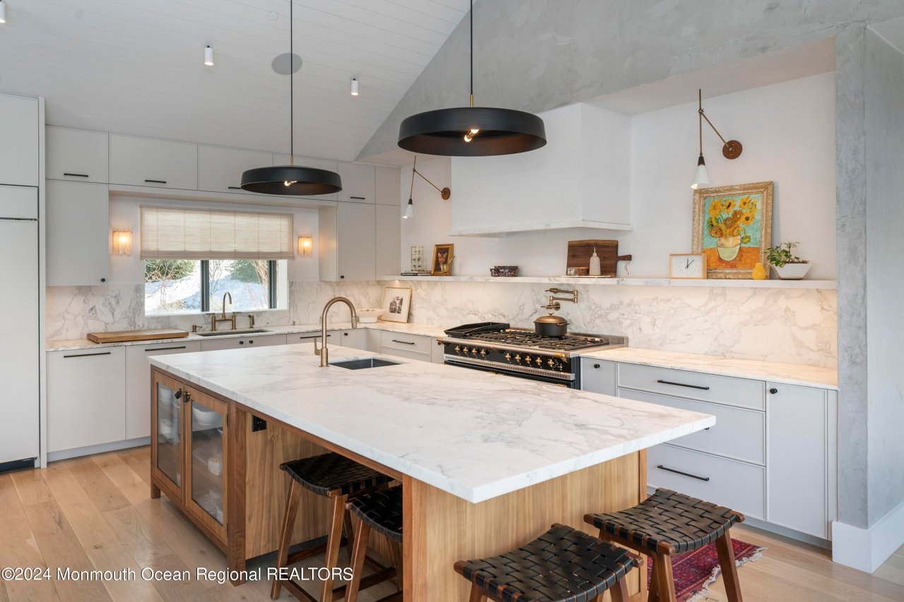 37 Buena Vista Dr