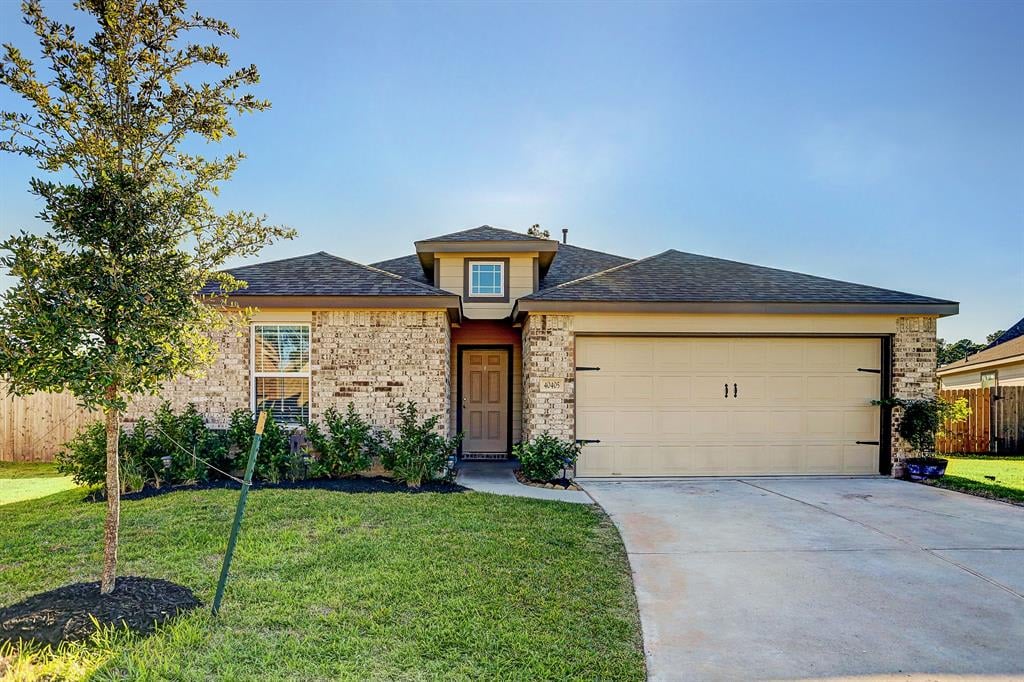 40405 MOSTYN LAKE DRIVE