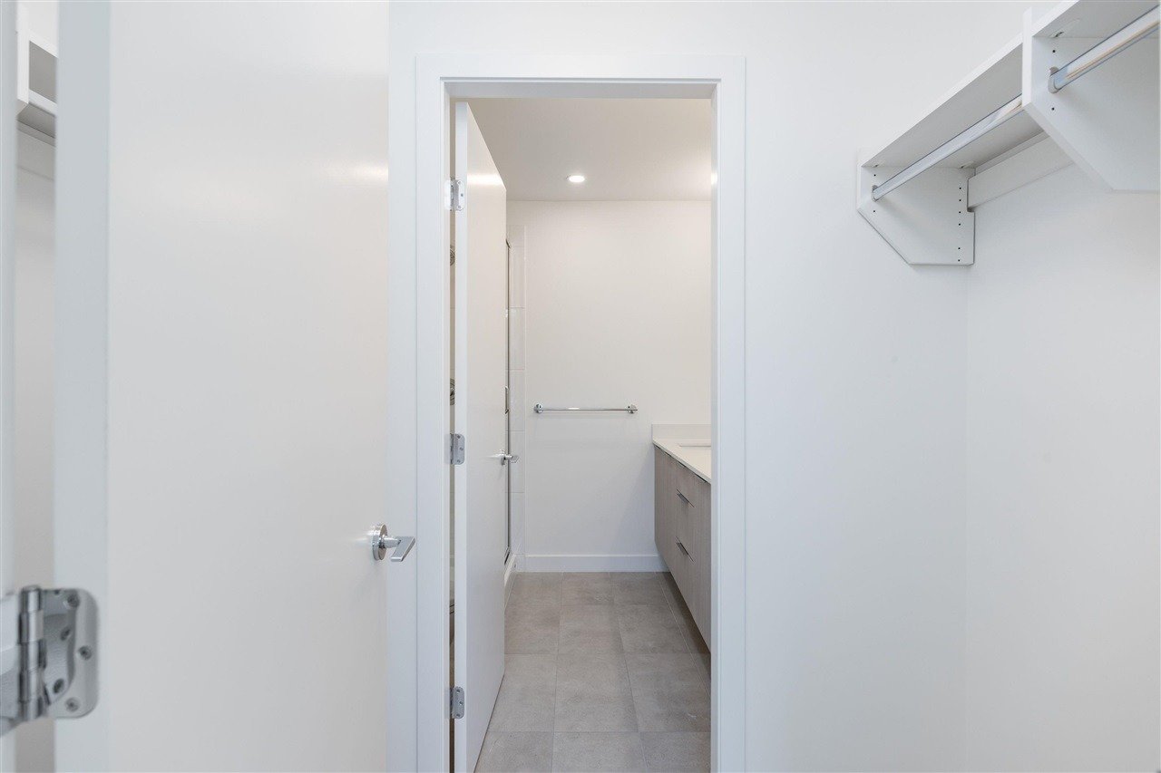 4292 Wolf Wy, #33
