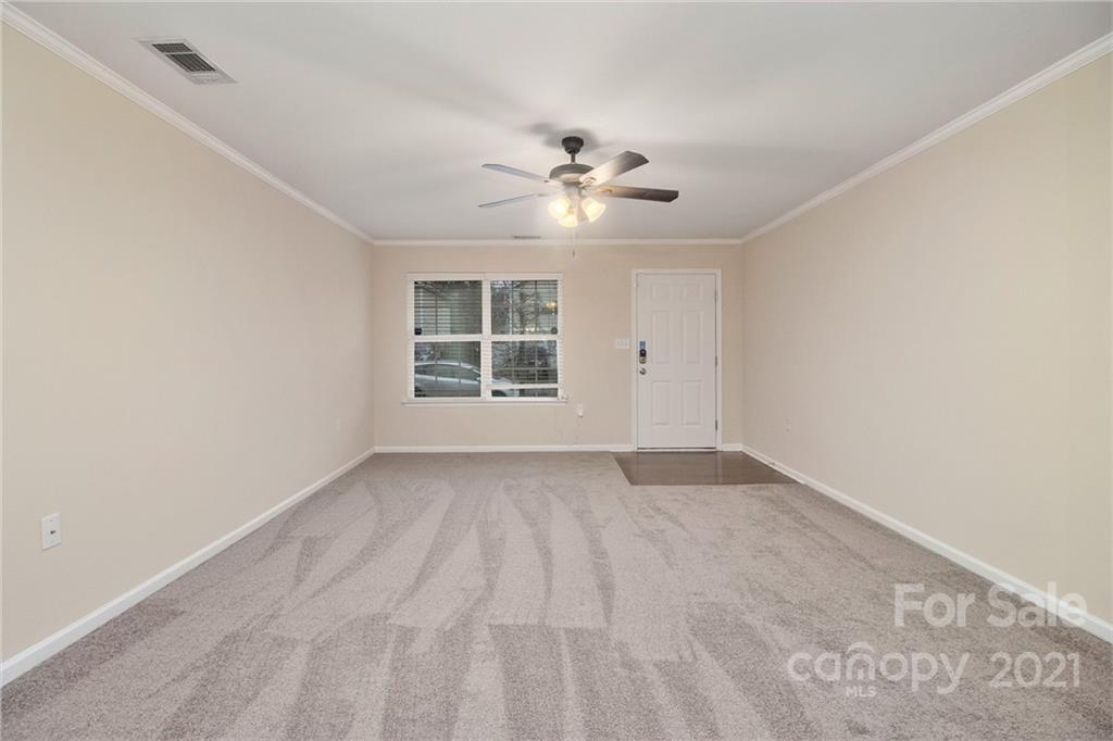 9636 Eagle Feathers Dr