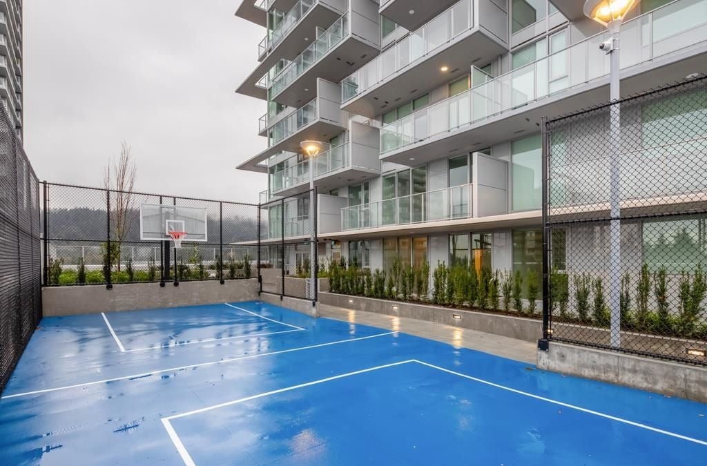 567 Clarke Rd, #505