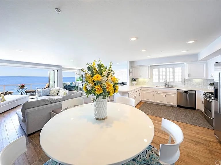 1509 Buena Vis APT 202