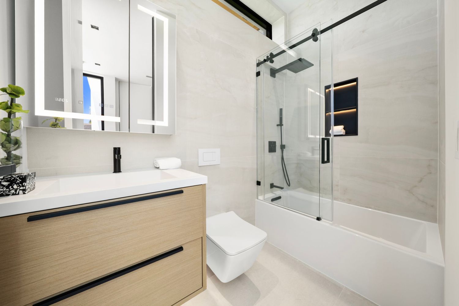 325 W 63rd St