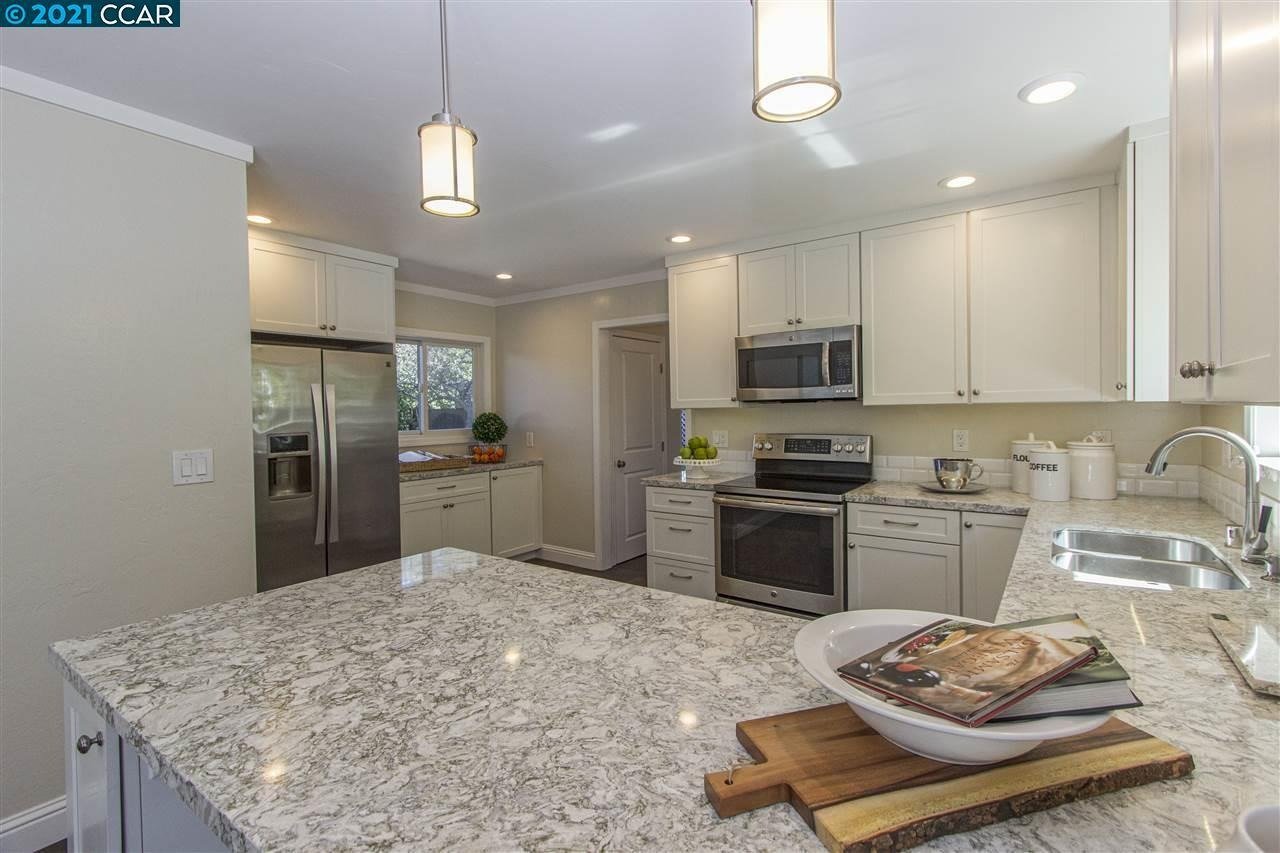 3320 S Lucille Ln